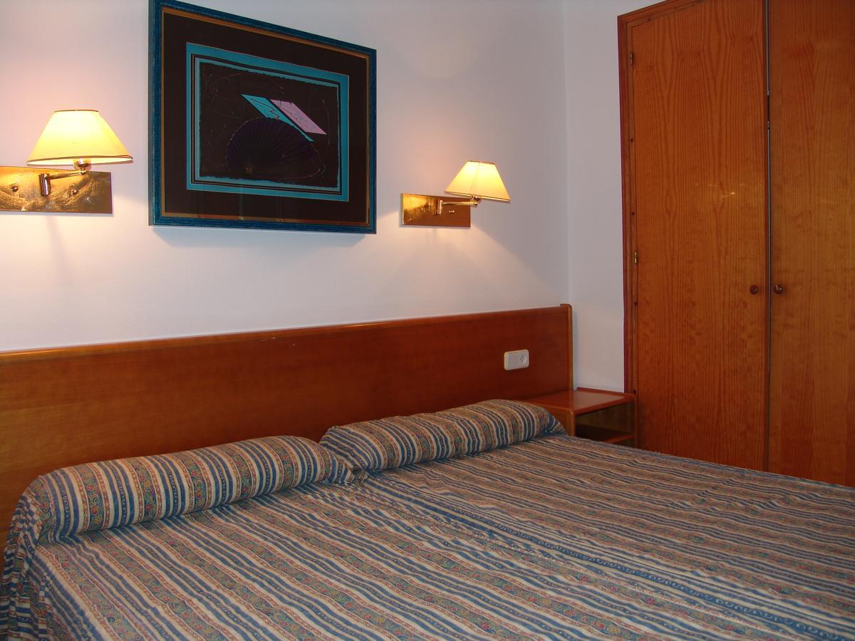 Apartamentos Sol Isla Arenal d'en Castell Luaran gambar