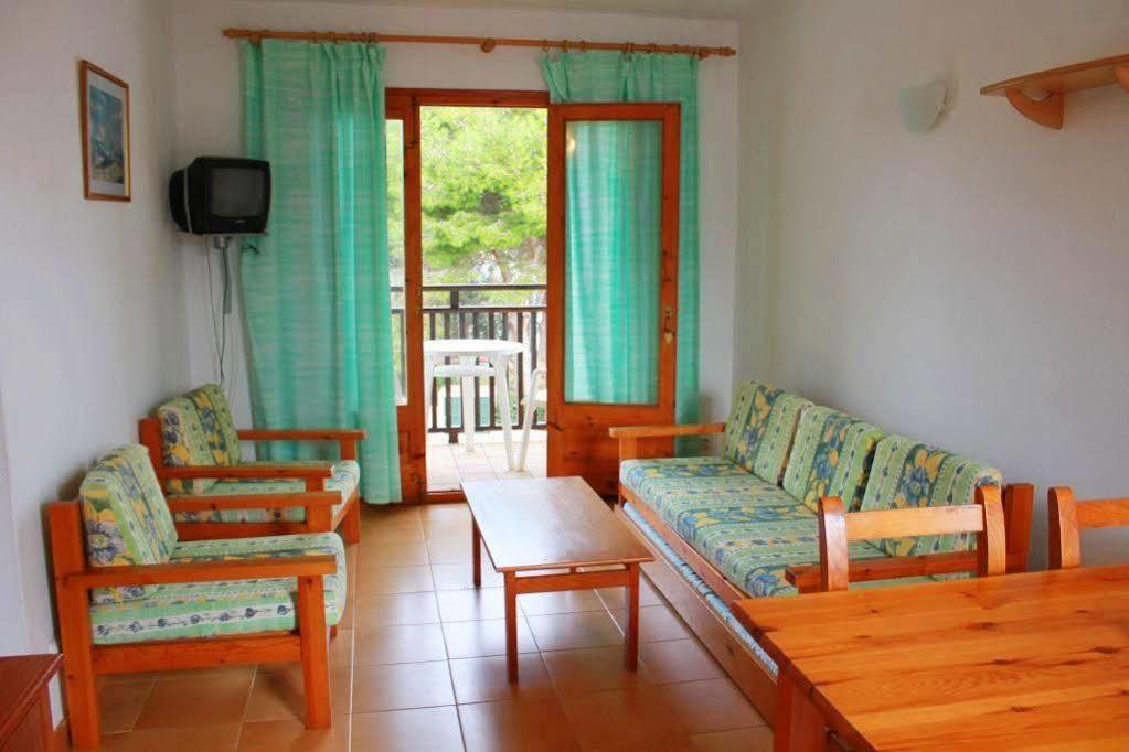 Apartamentos Sol Isla Arenal d'en Castell Luaran gambar